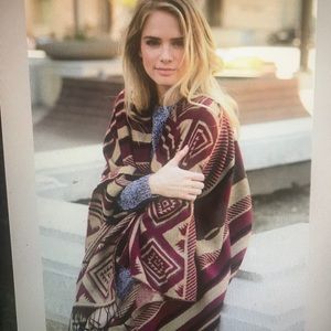 ❤️SALE-Last 1 Left!!❤️Maroon & Khaki Ruana